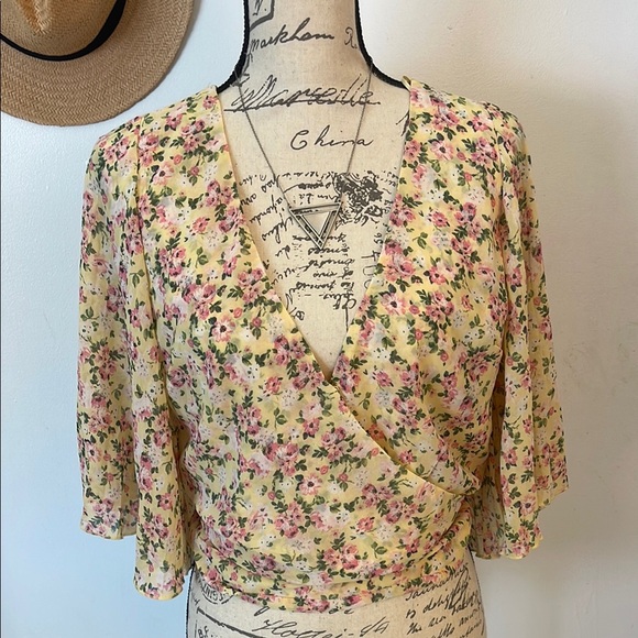 HAUTE MONDE | Women’s Pink, Green, and Cream Floral Printed V-Neck Blouse M - Picture 3 of 12